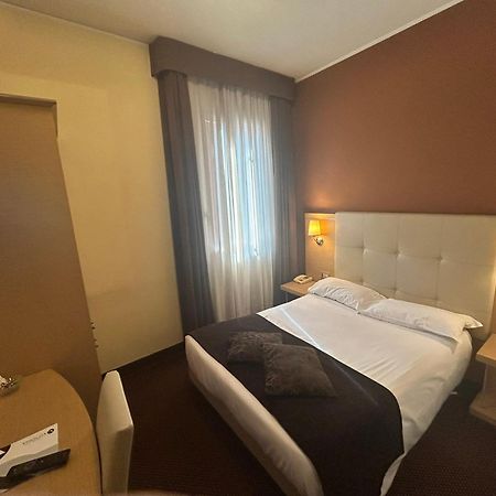 Hotel Vittoria Рубано Экстерьер фото